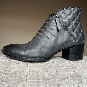 Clarks Narrative Movie Retro Black Leather Boot Women 10 M Side Zip Block Heel